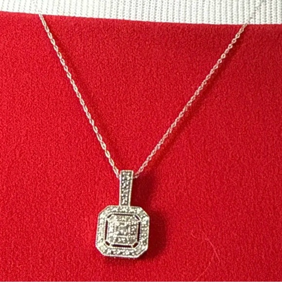 White Gold Necklace Jewelry - Dazzling White Gold Princess Cut Diamond Silver Pendant Necklace.